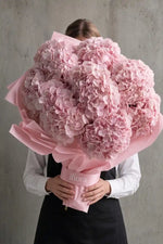 Pink hydrangea bouquet by IFIORA florist, Warsaw (Mokotów, Poland)
