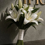 Close-up of white oriental lilies in a bridal bouquet — IFIORA florist, Warsaw (Mokotów)