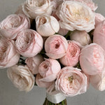 Close-up of soft pink garden roses in a wedding bouquet — IFIORA florist, Warsaw (Mokotów)
