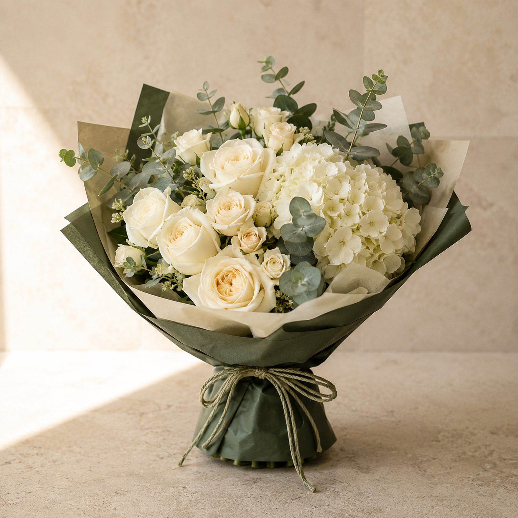 Impression Cream Bouquet — main product photo of cream, white, pale green bouquet for delivery in Warsaw, Poland by IFIORA.